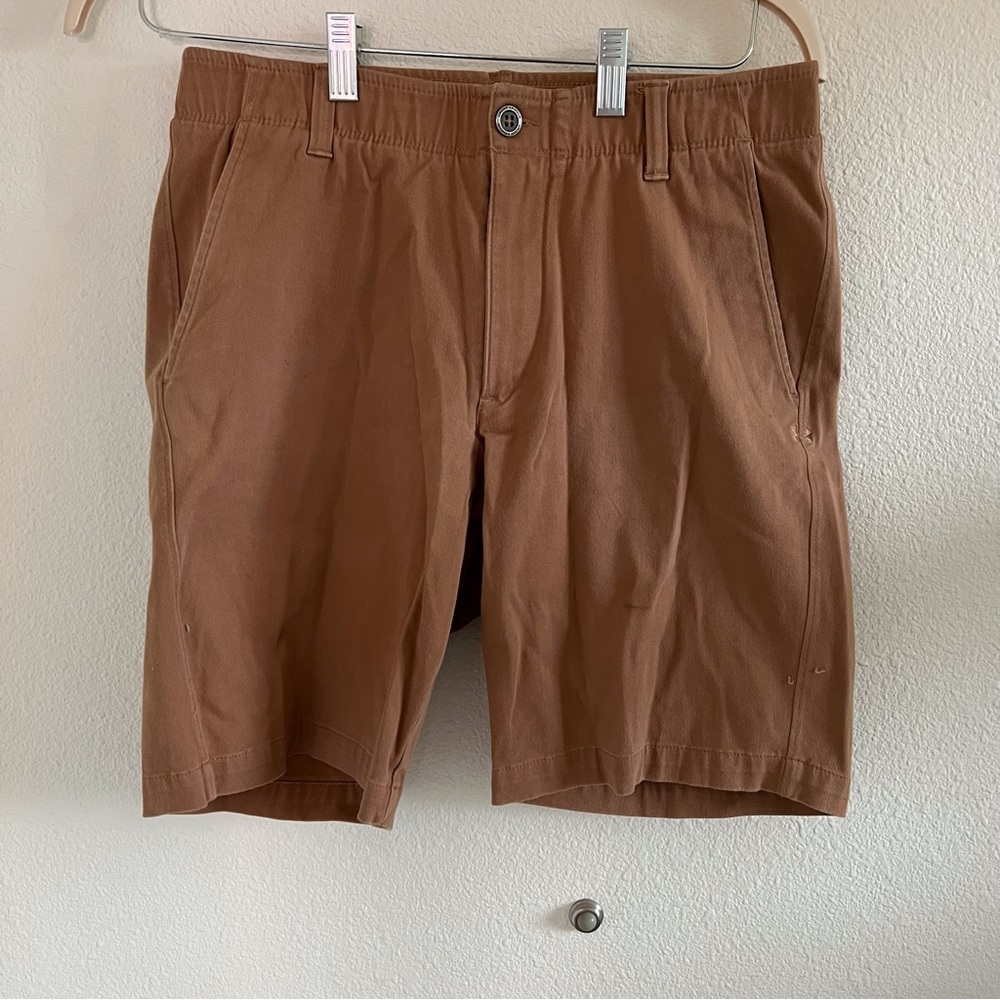 Under Armour shorts 32